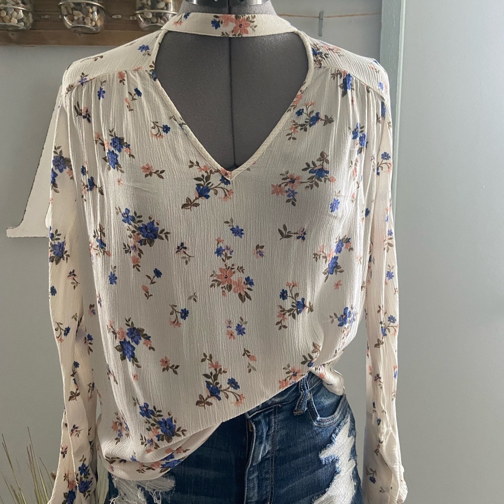 American Eagle Outfitters Floral Blouse - Cream and Blue